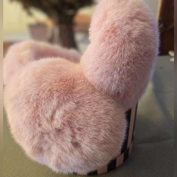 🎁Juicy Couture Adorable Earmuffs in Gift Box - Picture 4 of 10